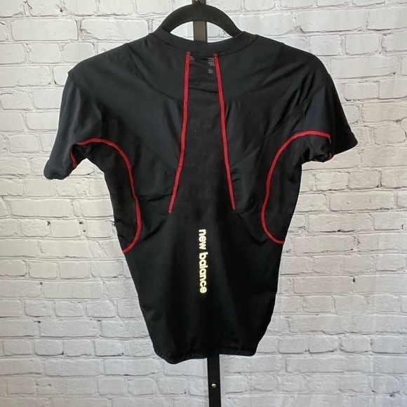 New Balance Men's Compression T-Shirt Size Medium - Picture 2 of 3